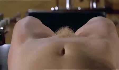 Eine wunderschöne Blondine mit einem pornofilme umsonst anschauen geilen Arsch bekommt einen Arschfick